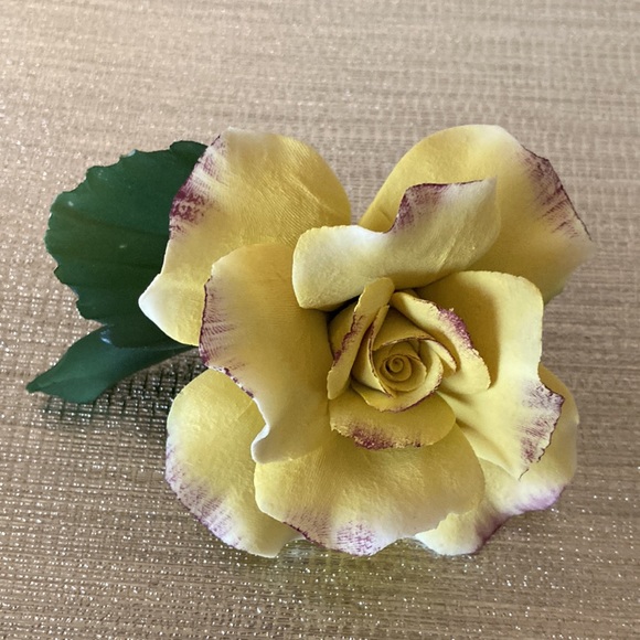 Vintage DEA Capodimonte Yellow Rose Hand Made in Italy - Picture 5 of 8